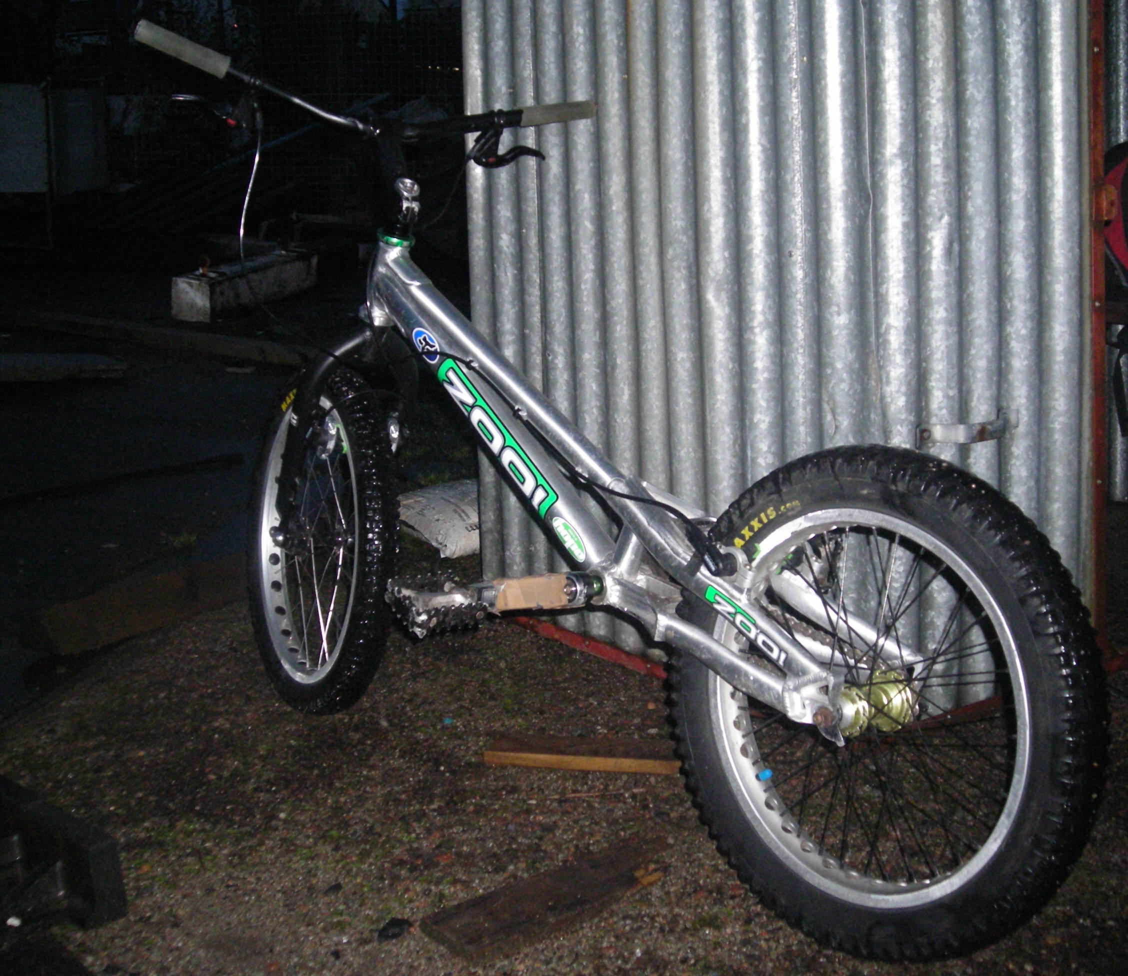python trail mountain bike