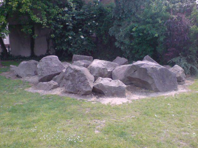 rocks in west kensington