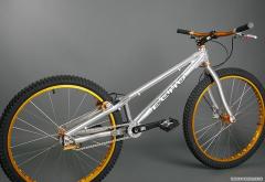 2006-PURE-BIKE-02.jpg