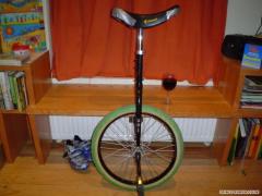 unicycle pictures 001.jpg