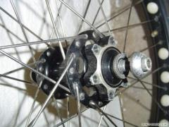 Front hub